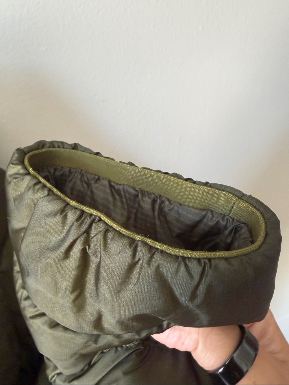 Arc'teryx Women’s Olive Green Hooded Lightweight Puffer Jacket - Picture 6 of 8